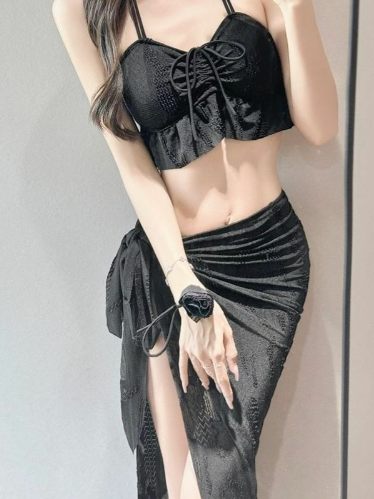 Women Fashion Styles - بدلة سباحة نسائية من قطعتين بنقشة