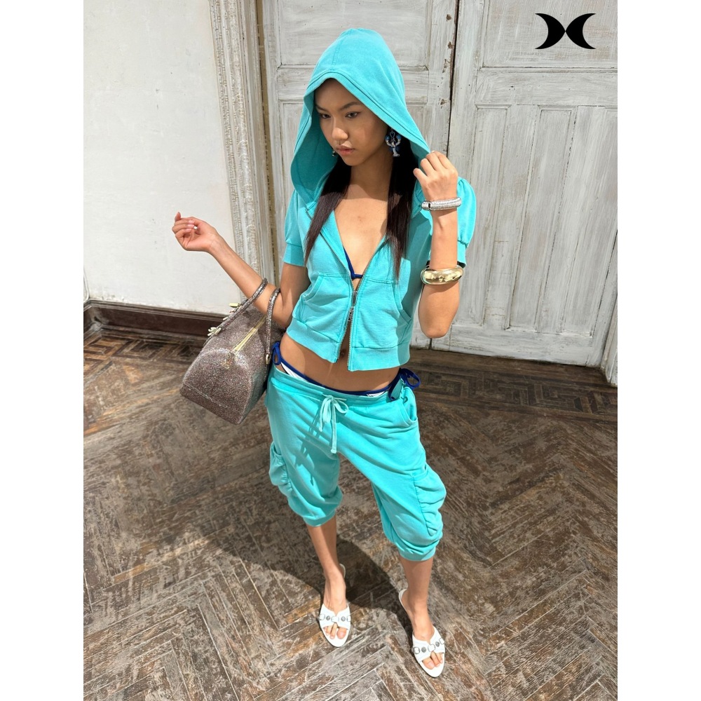 Women Fashion Styles - طقم رياضي عصري بلون موحد على