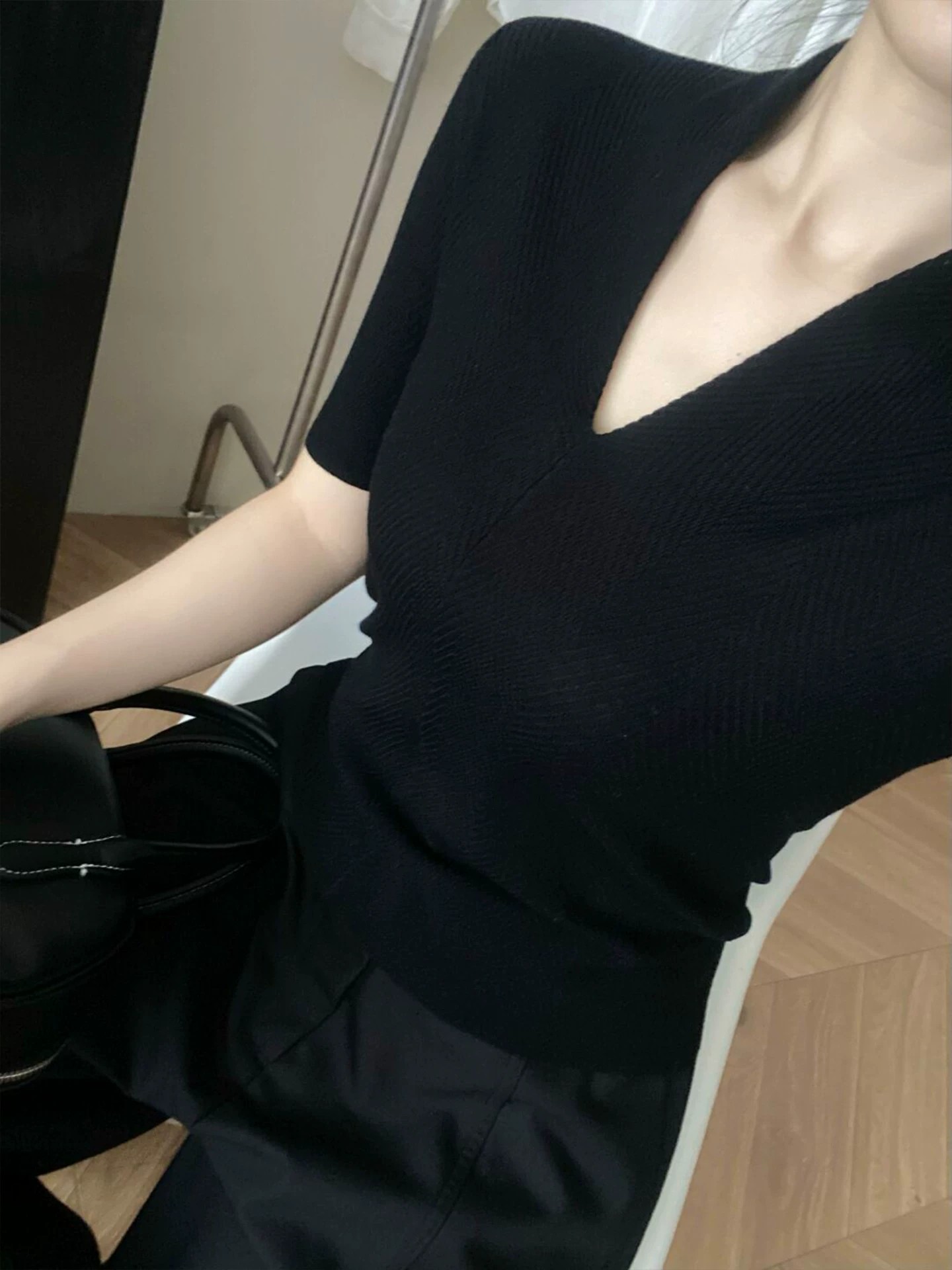 تي شيرت نسائي فاخر أبيض بياقة  - مراجعة Women Fashion Styles وسعره