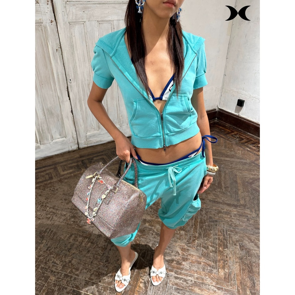 طقم رياضي عصري بلون موحد على ط - مراجعة Women Fashion Styles وسعره